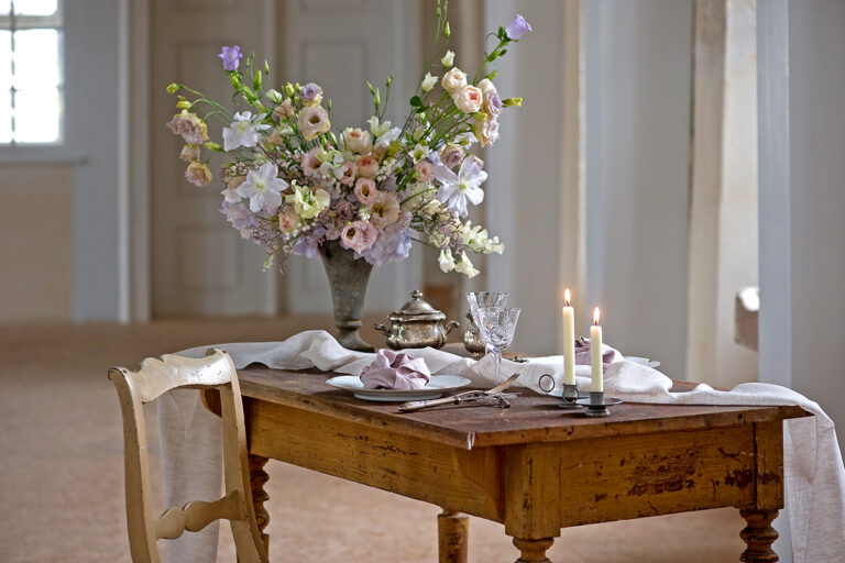 Endless Love- Hochzeitsinspiration - Styled Shooting- festlich gedeckter Tisch
