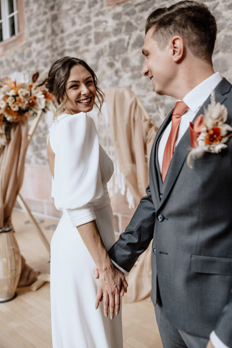 Romantik trifft Eleganz- Hochzeitsinspiration - Styled Shooting - Brautpaar